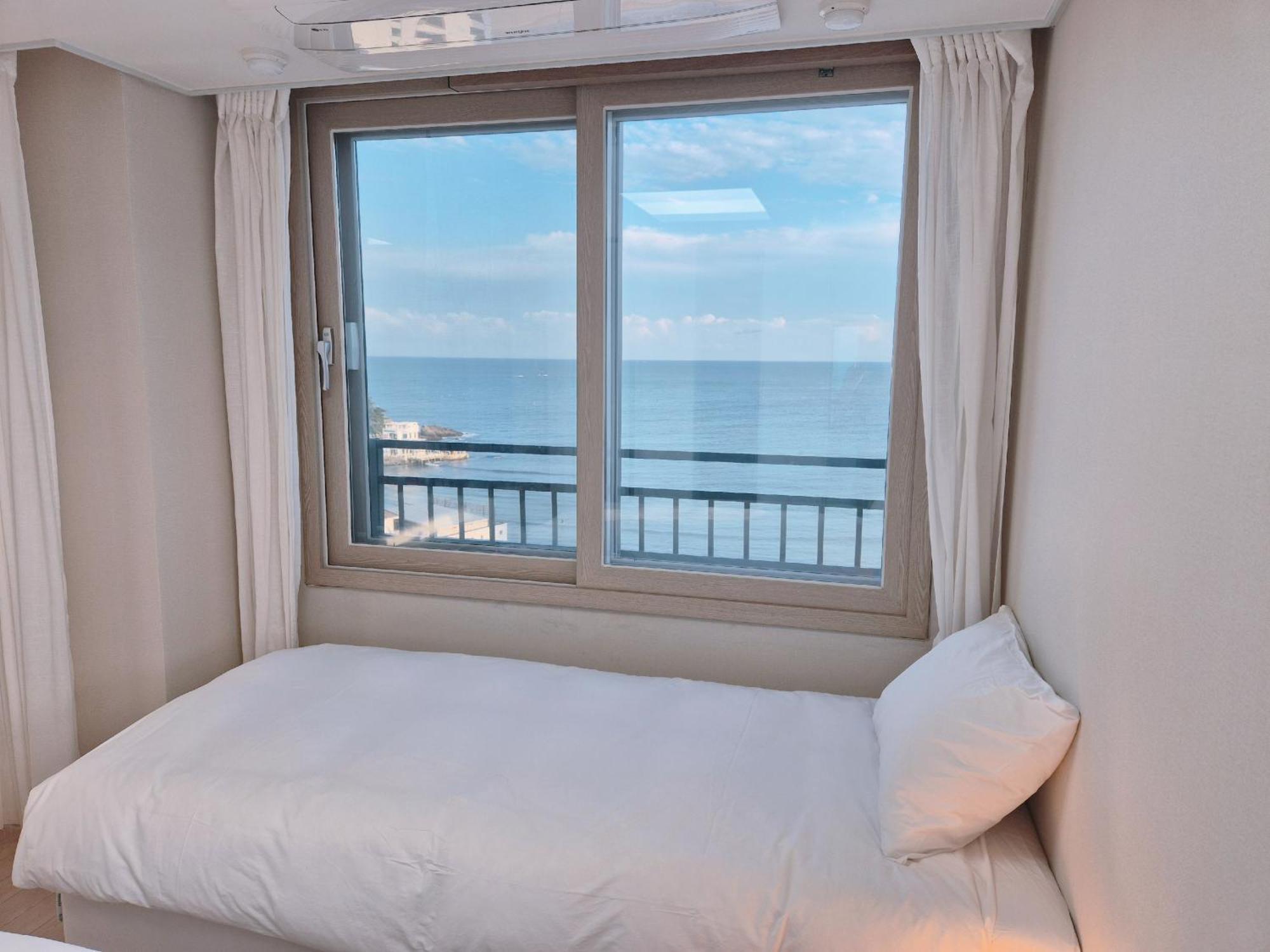 Hotel The First Ocean Songjeong Pusan Zewnętrze zdjęcie